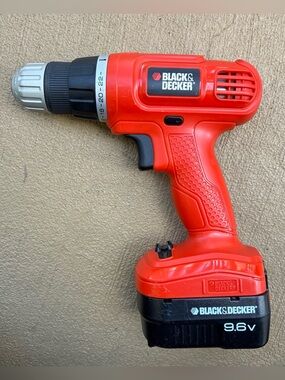 Black & Decker Drill Driver GC9600 9.6V  3/8” Cordless with Battery(No Charger)